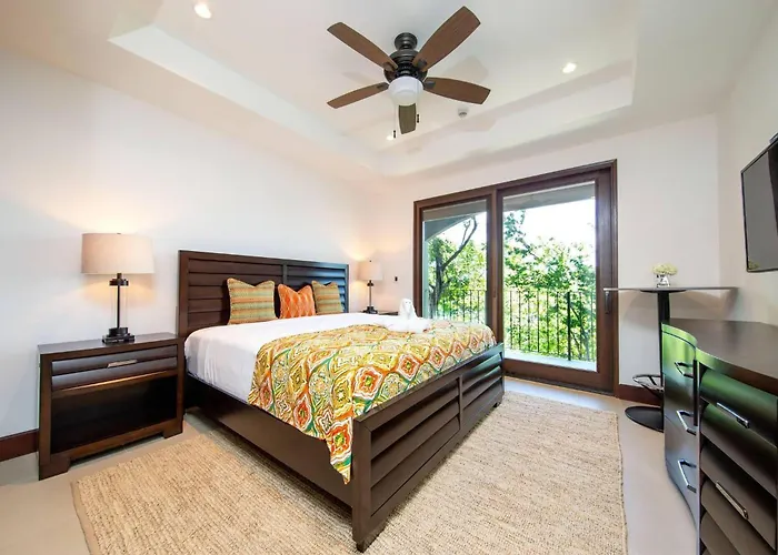 360 Splendor 304 Ocean View Condo- With Breakfast