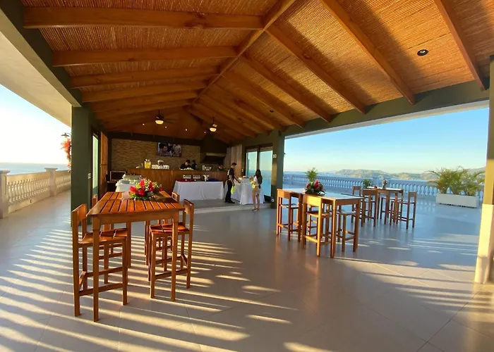360 Splendor 304 Ocean View Condo- With Breakfast *